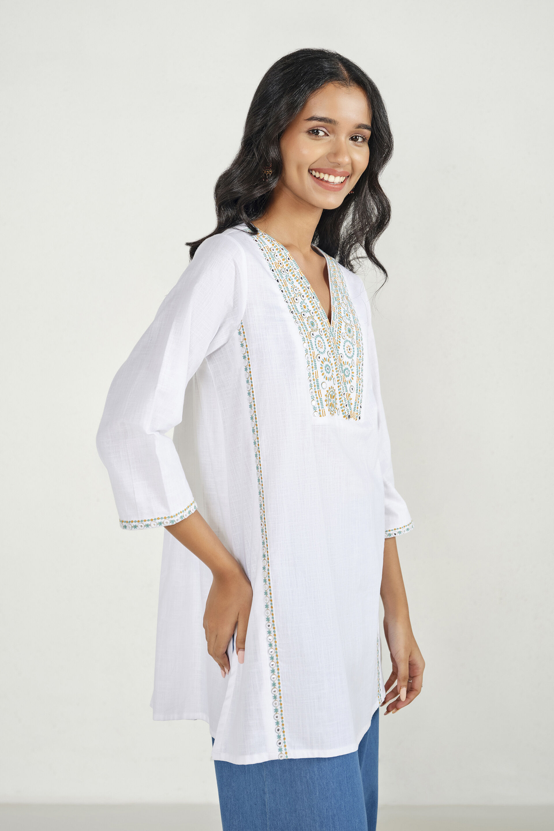 Asmi Embroidered White Tunic, White, image 5